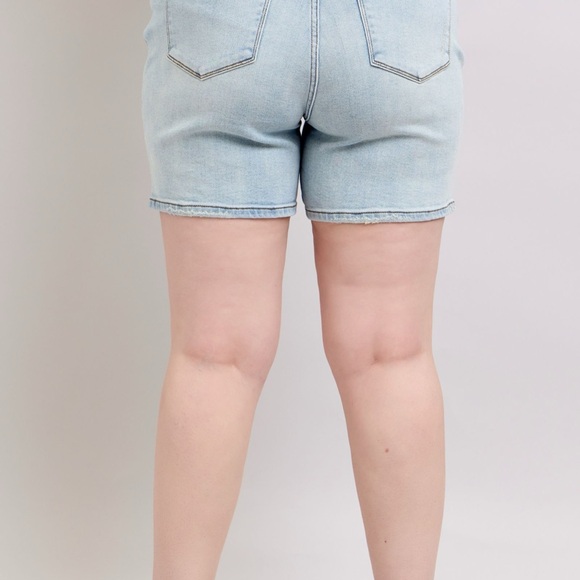 Judy Blue Full Size 2 Button Denim Shorts with Pockets Plus Size - Picture 8 of 16